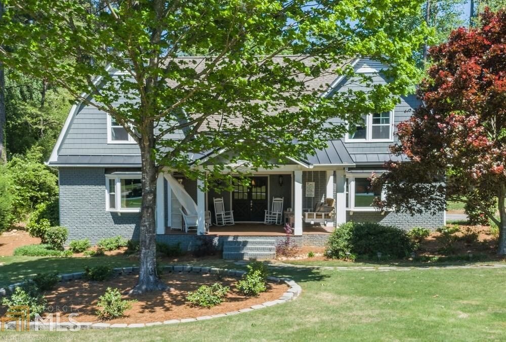 Foto principal - 4220 Fairgreen Dr NE