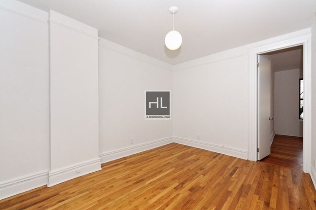 Building Photo - 205 Allen St