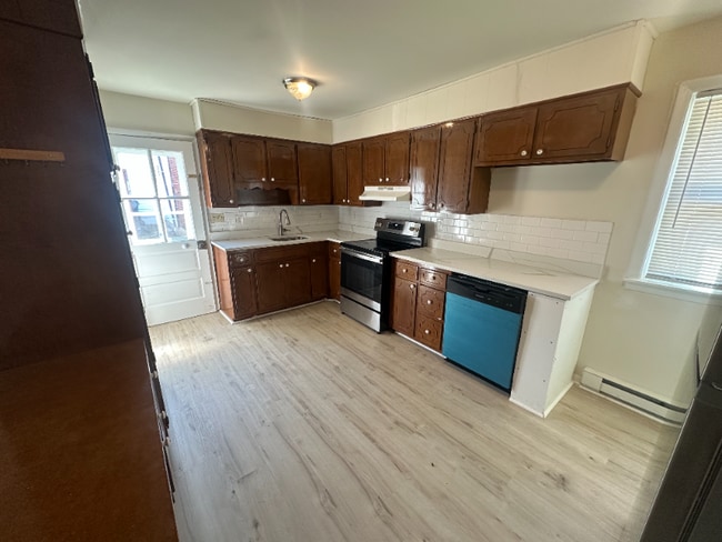 Building Photo - 5388 Chapmans Rd