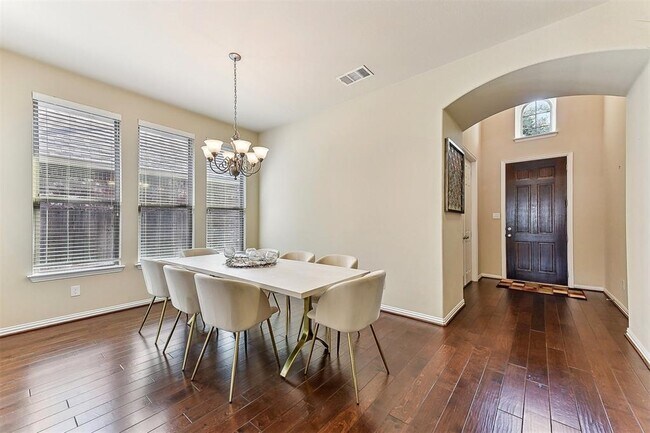 Foto del edificio - 2415 Berkshire Way