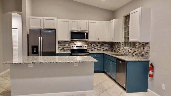 Building Photo - 9084 Silver Glen Way