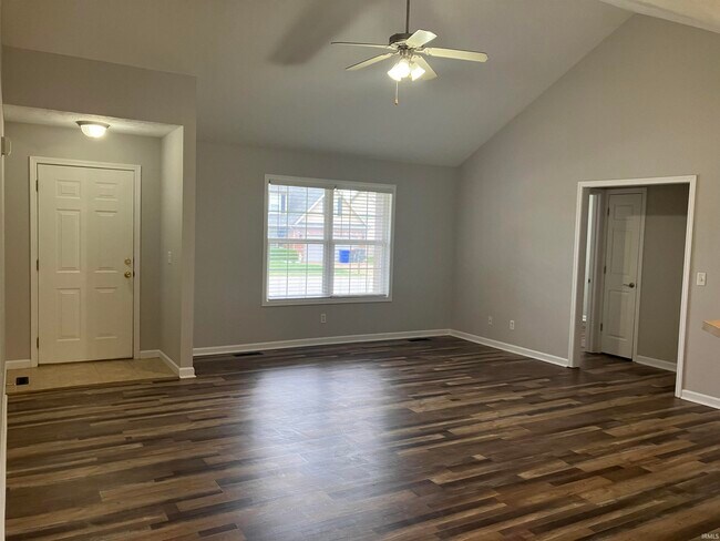 Building Photo - 10655 Tecumseh Dr