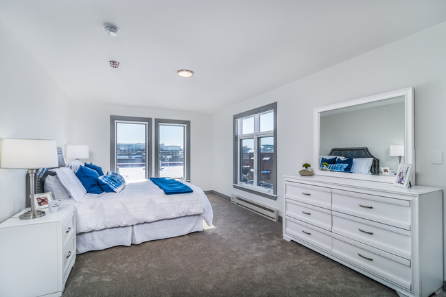 Spacious Master Suites - One Nineteen on Main