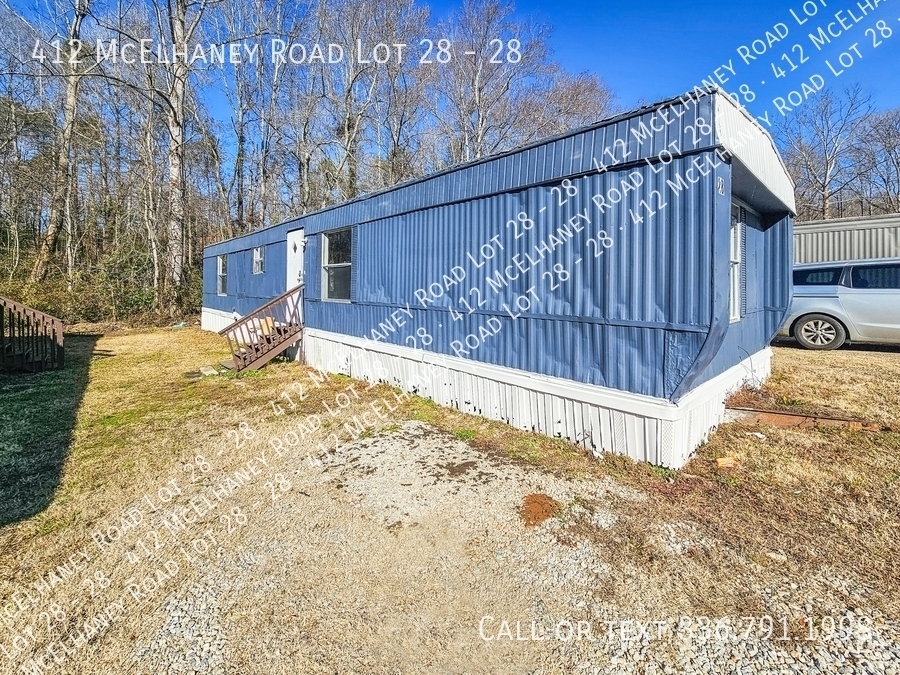 Foto principal - 412 McElhaney Rd