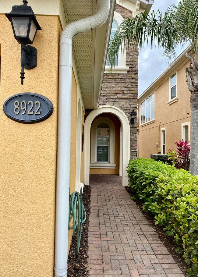 Building Photo - 8922 Della Scala Cir