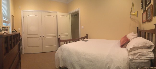 Bed room 1 - 1053 N Wood St