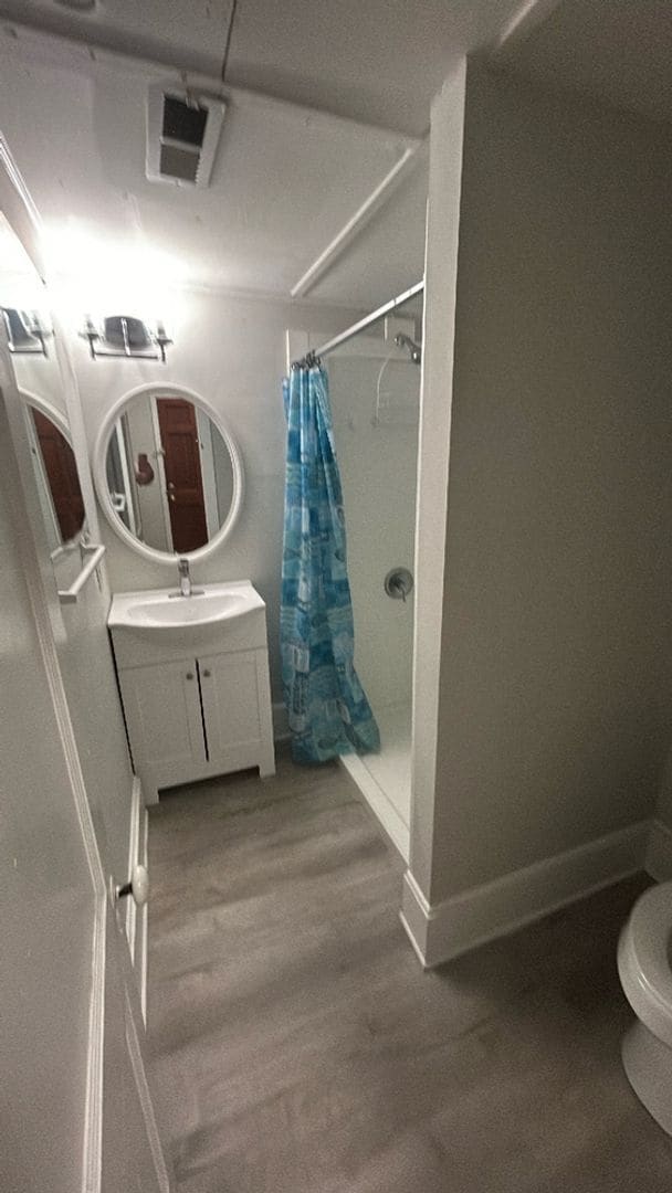 Building Photo - 1 bed / 1 bath ~ Coming October 2025