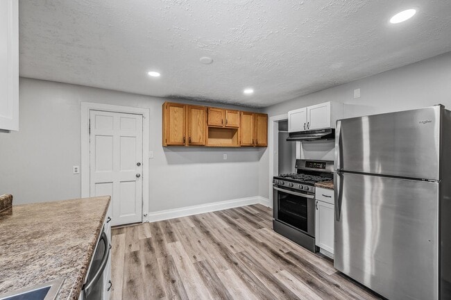 Building Photo - Newly Renovated 3 Bed 2 Bath Home in St Paul