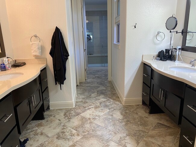Master Bathroom - 4312 Falcon Head Nest Dr