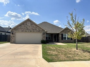 Building Photo - 9000 Hawthorne Ln