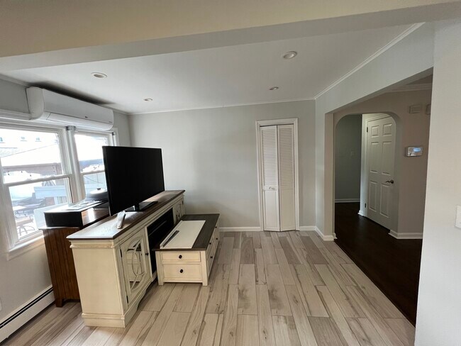 Foto del edificio - 60 Moore Pl