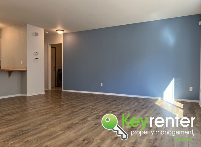 Building Photo - Fern Hill Family Home: Jack & Jill Bath, F...