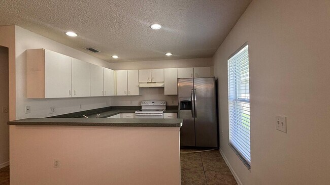 Foto del edificio - Nice 4 bedroom home in Kissimmee
