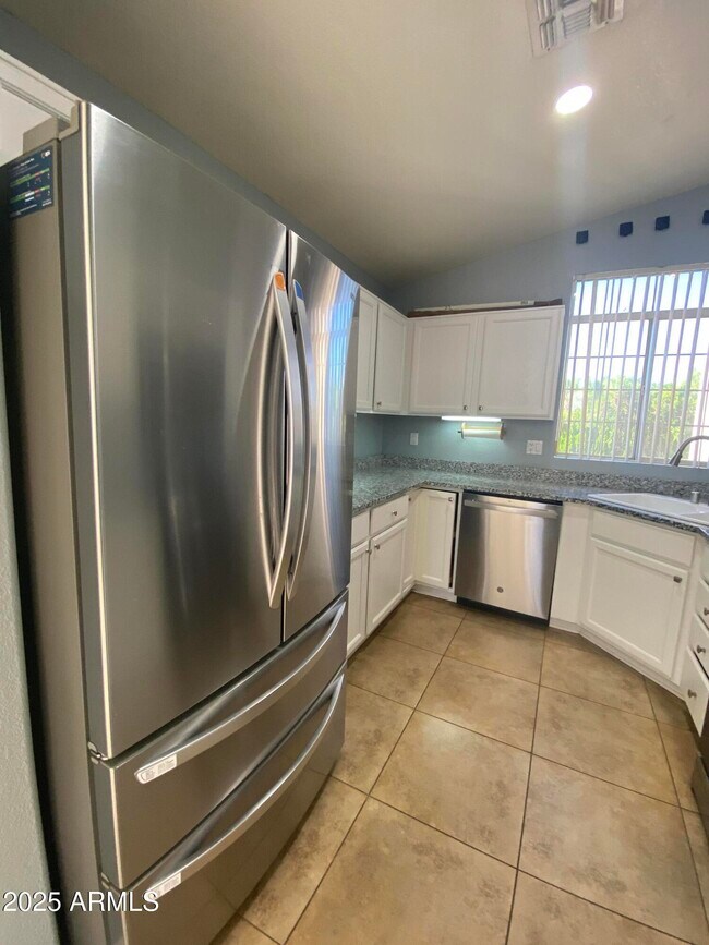 Foto del edificio - 18231 N Coyote Lakes Pkwy