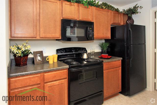 Kitchen - The Pointe At Robinhood Village