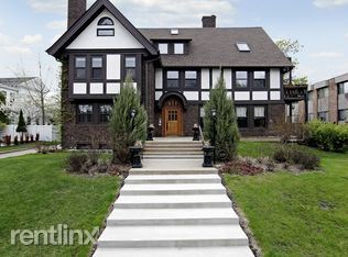 Building Photo - 2219 Pillsbury Ave S