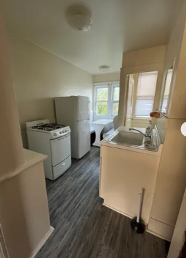 Foto del edificio - 361 W 22nd St