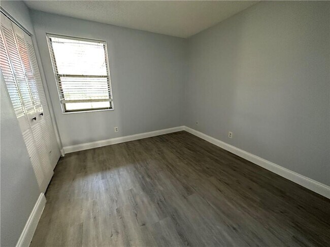 Building Photo - 7406 Woodmont Ter