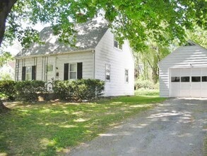 Building Photo - 165 W Hamilton Ave