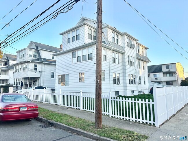 Building Photo - 67 Tremont Ave