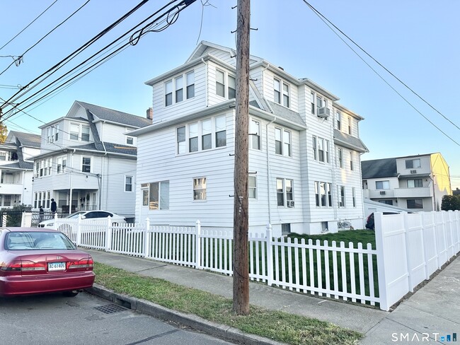Foto del edificio - 67 Tremont Ave