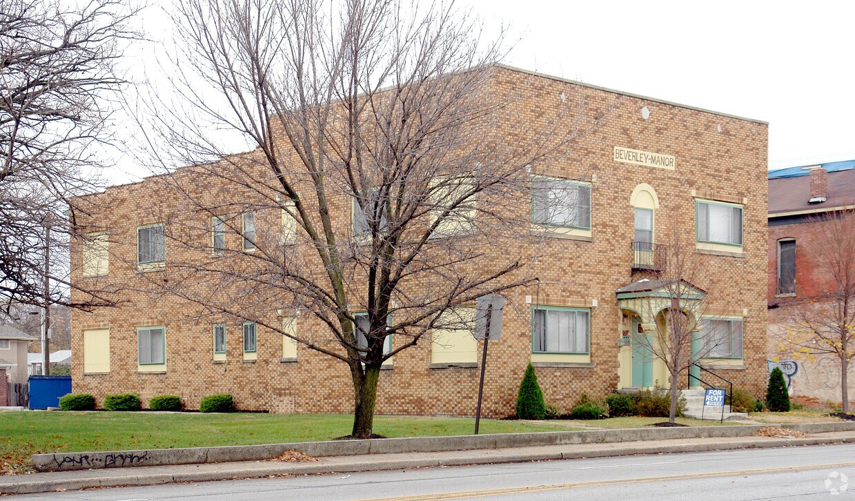 1558 N College Ave, Indianapolis, IN 46202 Apartments in Indianapolis