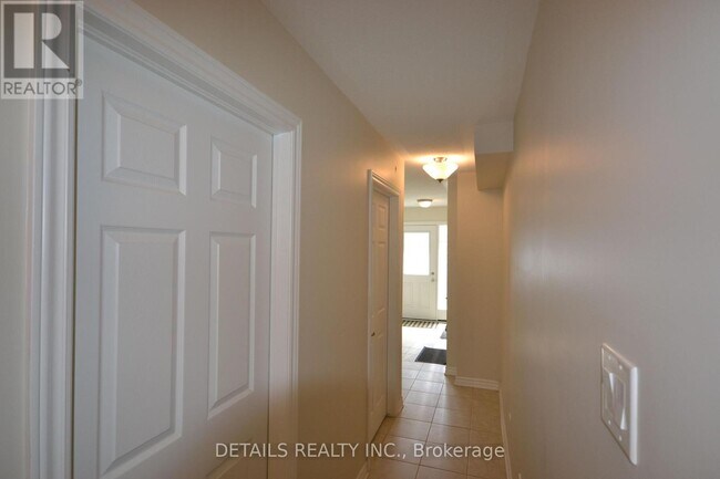 Photo du bâtiment - 711 Juneberry Ln