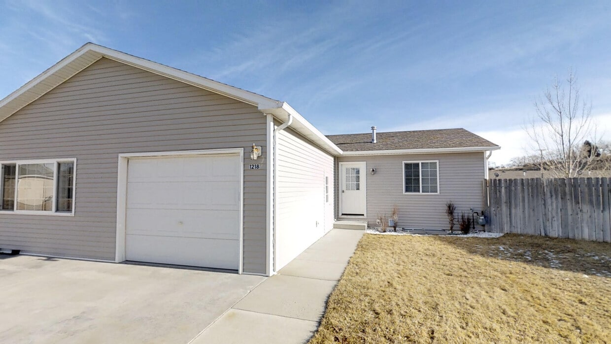 1218 Blue Water Ct, Cody, WY 82414 Townhome Rentals in Cody WY