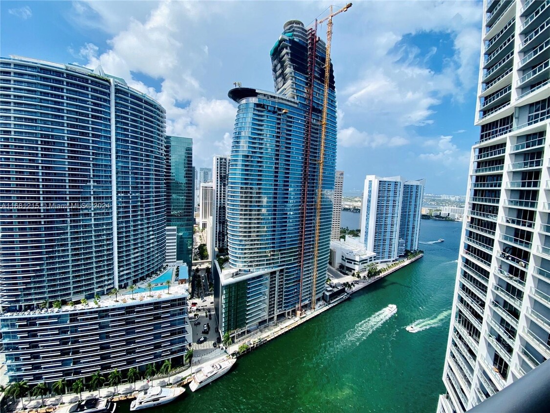 Foto principal - 475 Brickell Ave