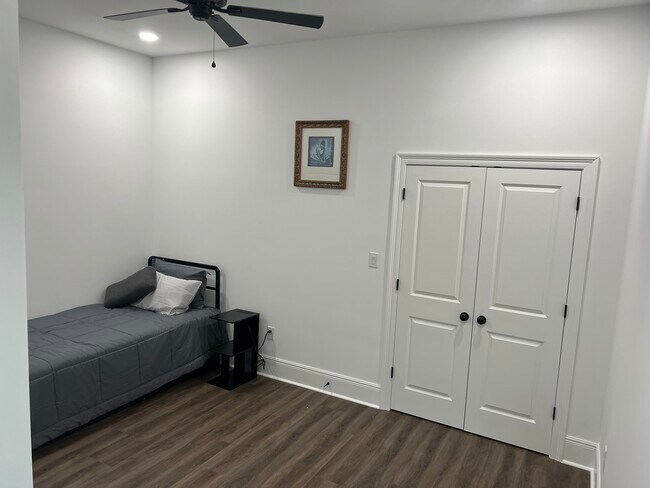 Building Photo - 3513 Saint Anthony Ave