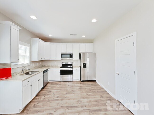 Foto del edificio - 733 W Coker Way