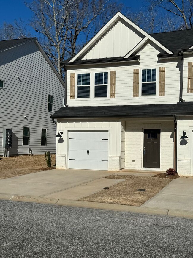 Foto del edificio - Beautiful New Townhome in Greer!