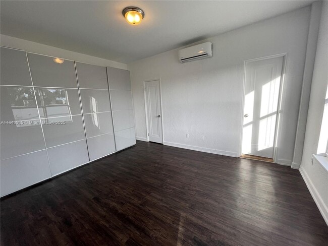 MASTER BEDROOM - 4035 N Meridian Ave