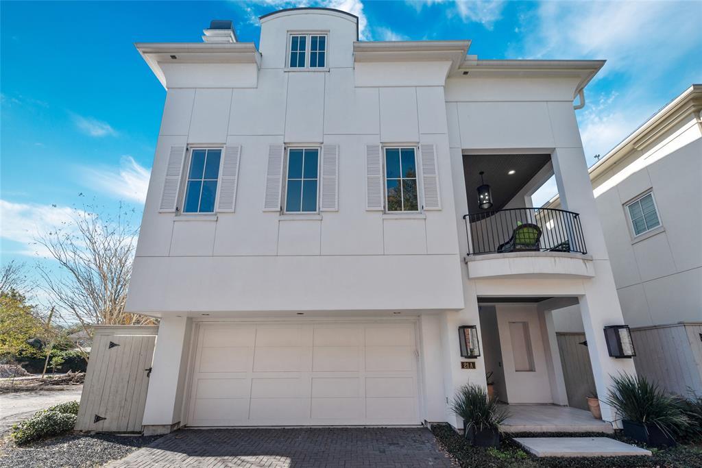 Foto principal - 21 W Broad Oaks Dr