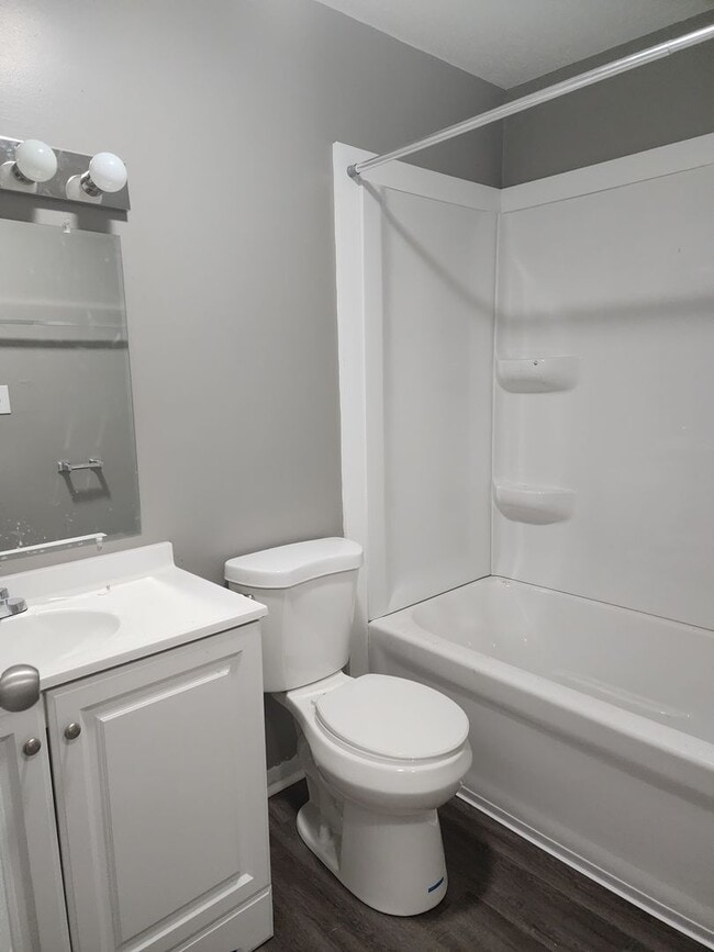 Foto del edificio - Newly updated 2 bedroom 1.5  bath