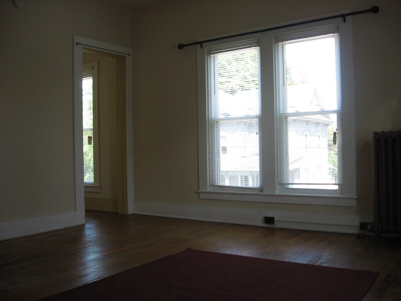 Primary Photo - 33 Lincoln Ave