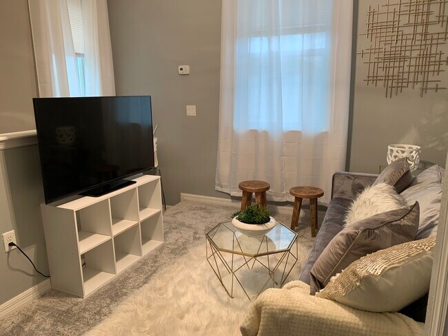 Foto del edificio - 8365 Lookout Pointe Dr