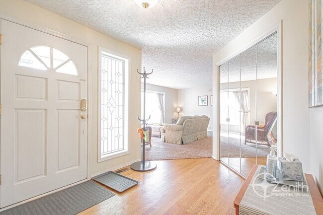 Building Photo - 12018 SE 17th St