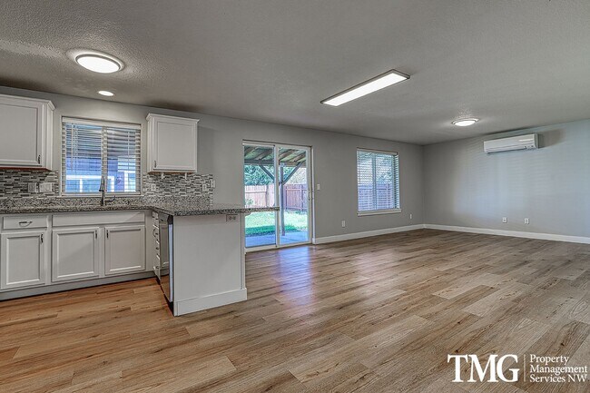 Foto del edificio - Wonderful 2 Story 3bed/2bath home in Carte...