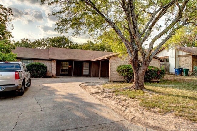 Building Photo - 9410 Quail Meadow Dr