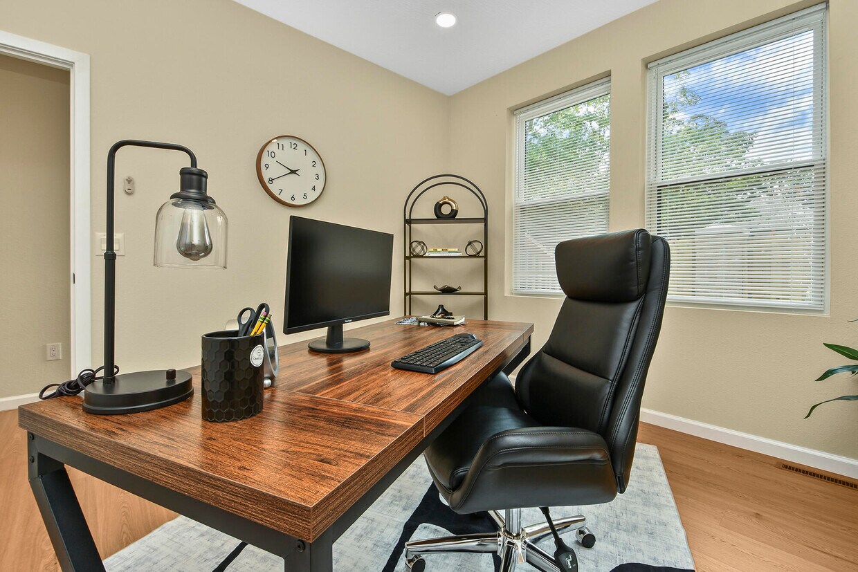 Foto principal - 1220 E Pacific St