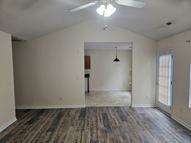 Photo - 1474 Bromwich Dr House