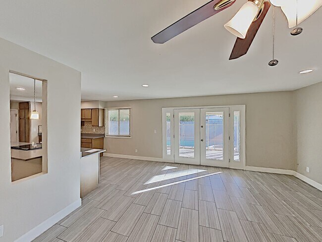 Foto del edificio - 3321 S Terrace Rd