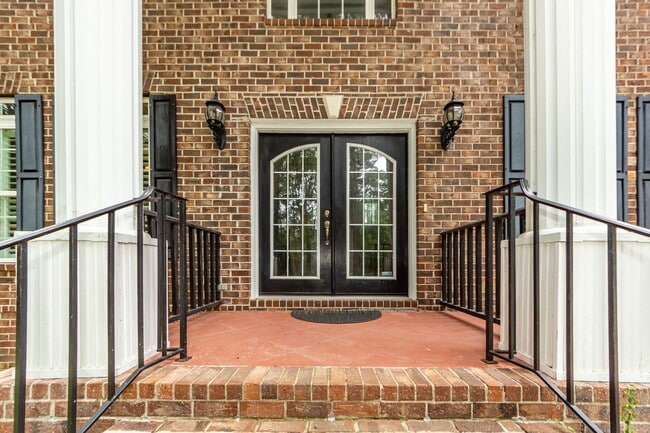 Building Photo - 2105 Williams Veneer Ct