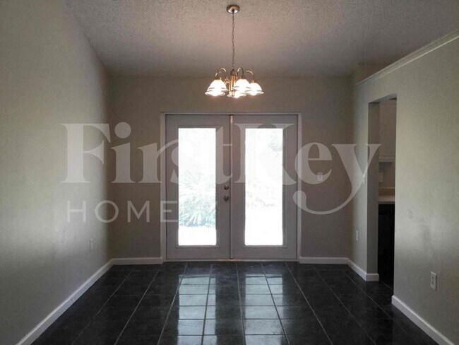 Building Photo - 649 Nardello Dr