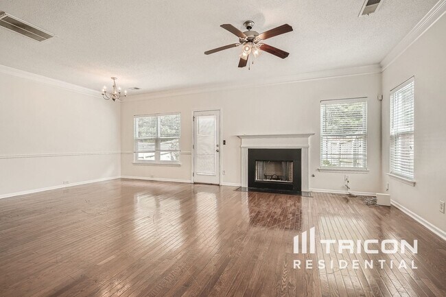 Foto del edificio - 6503 Grey Fox Way