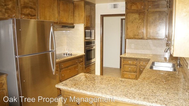 Building Photo - 1356 E Tenaya Way