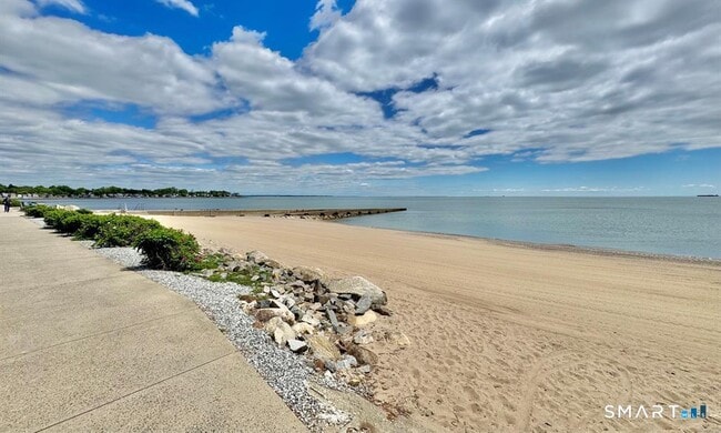 Building Photo - 25 Village Rd