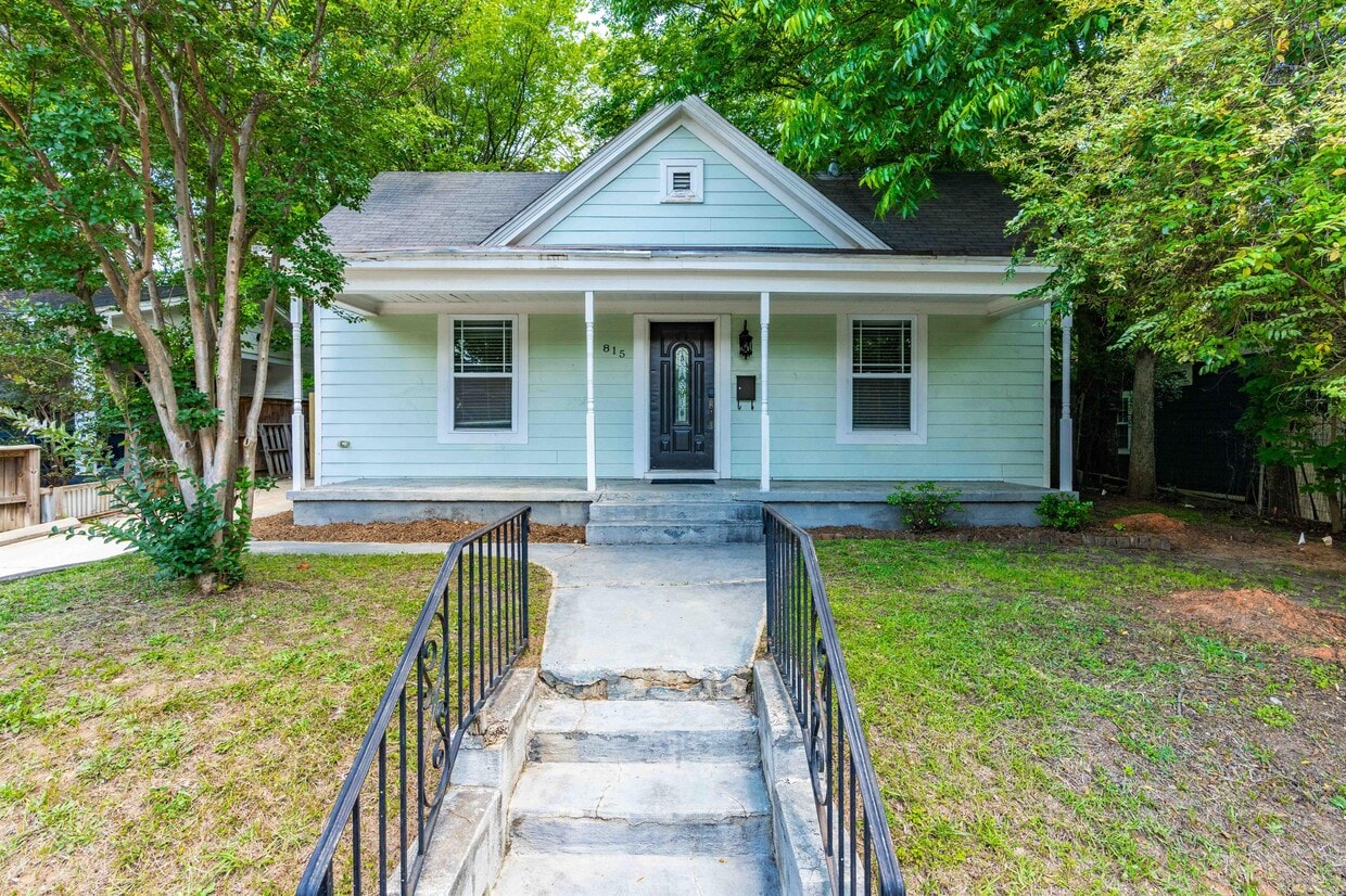 Primary Photo - 815 E Davie St