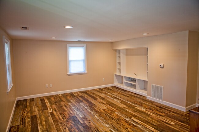Foto del edificio - 208 Roberts Mill Rd